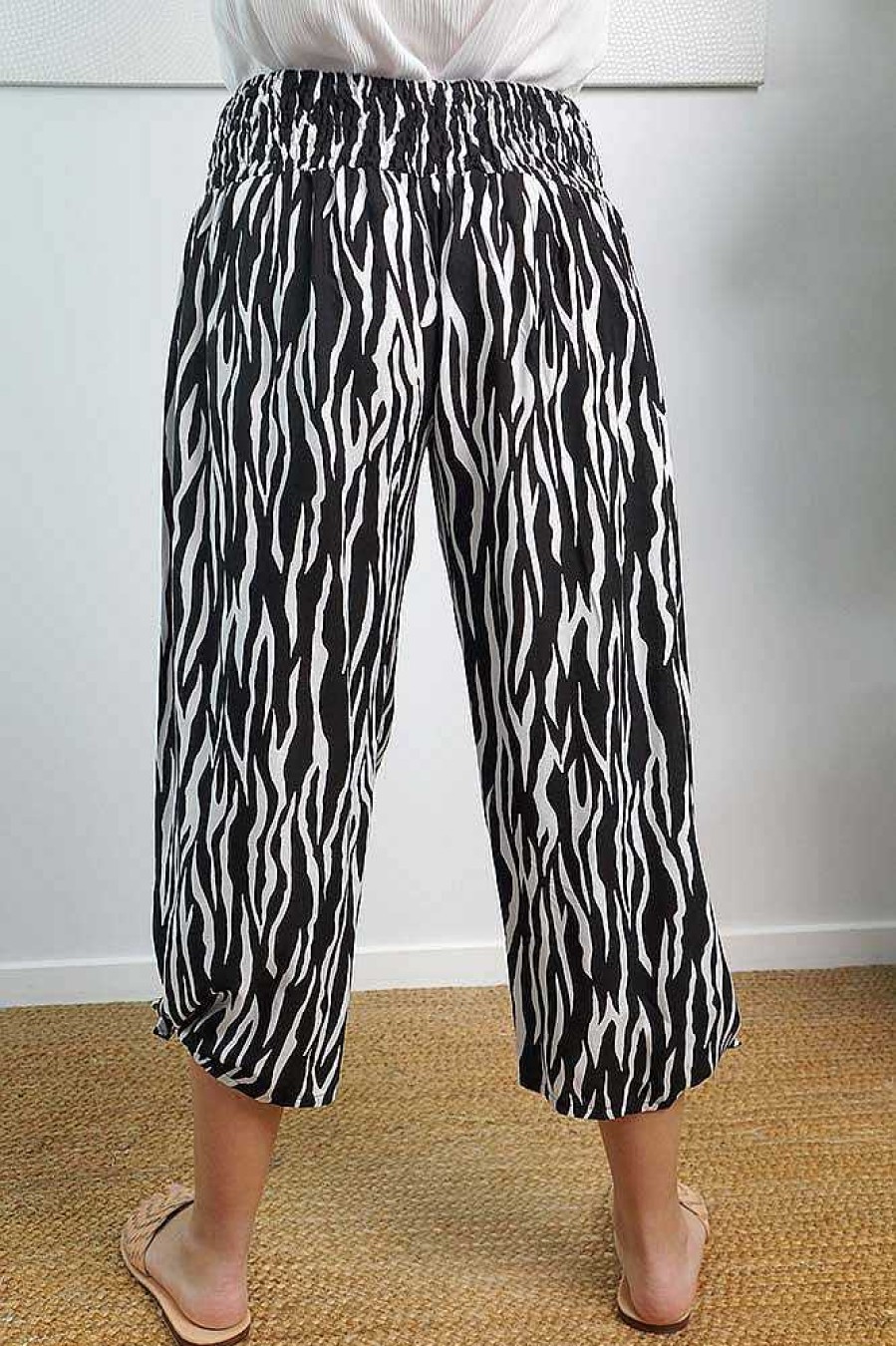 Ladies Sundrenched | 3/4 Bazzar Pant "Zebra" Black