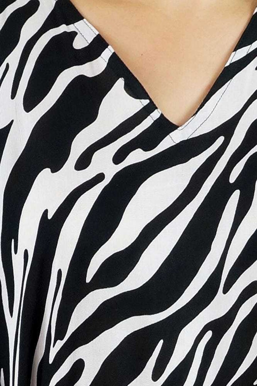 Ladies Sundrenched Regular Kaftans | Long Kaftan "Large Zebra"