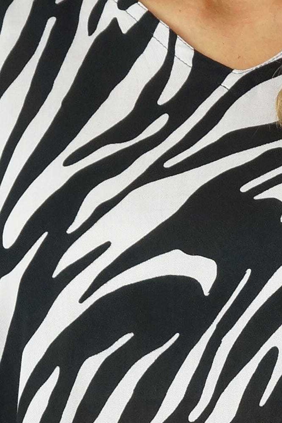 Plus Size Sundrenched | Short Tunic "Large Zebra"