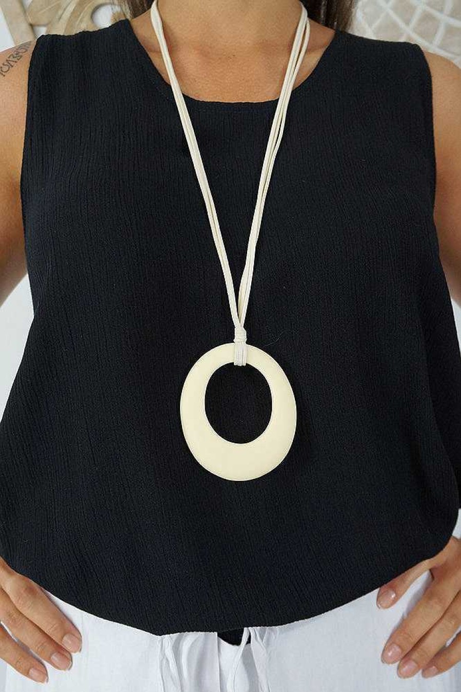 Accessories Sundrenched Necklaces | Large Oval Pendant On Leather Necklace