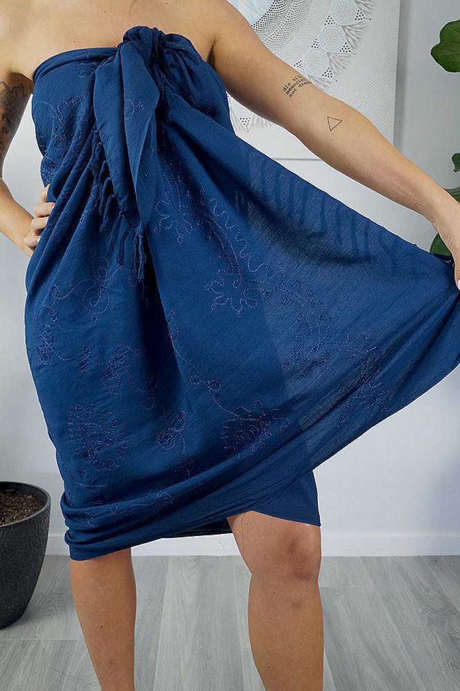 Sarongs Sundrenched | Embroidered Plain Sarong Navy Blue